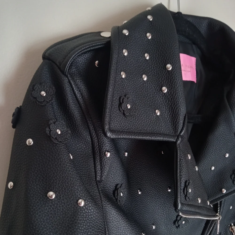NWOT AZALEA WANG ANWAR BLACK FLOWER MOTO STUDDED JACKET SIZE S - Picture 7 of 16